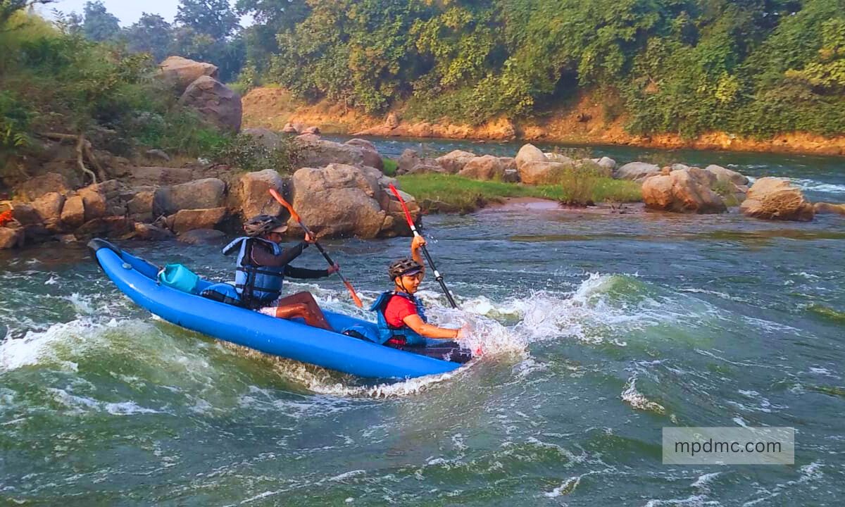 kayaking in Orchaa 